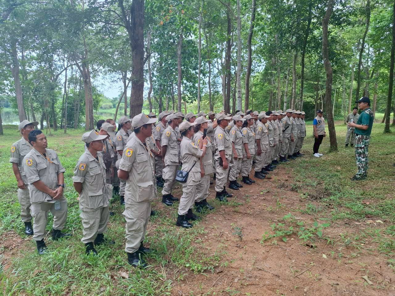 LINE_ALBUM_ทบทวน อปพร. 68_250813_506_397.jpg